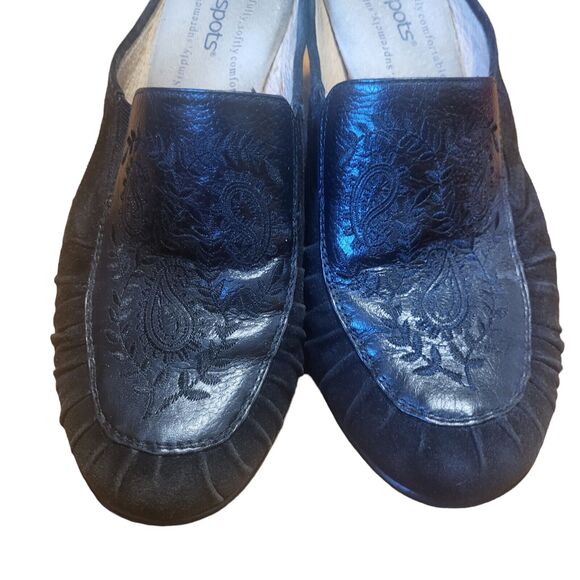 Softspots clogs gently used black embroidered leather/suede, 3 in heel, size 9.5 - Picture 2 of 8